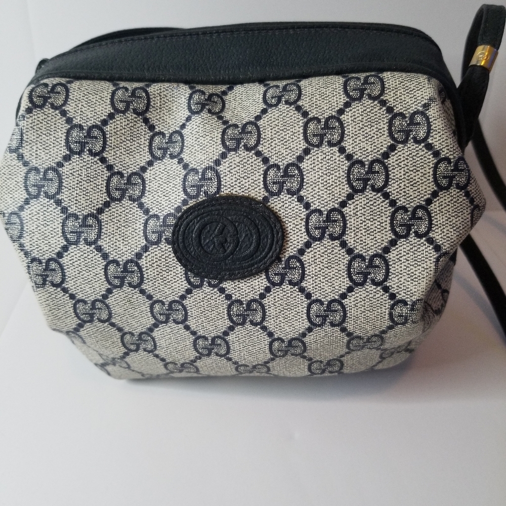 Auth. Vintage Gucci Crossbody w/Dustbag
